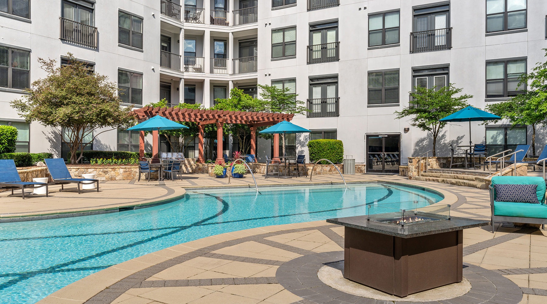 Sophisticated Comforts with Skyline Views Sophisticated Comforts with Skyline Views