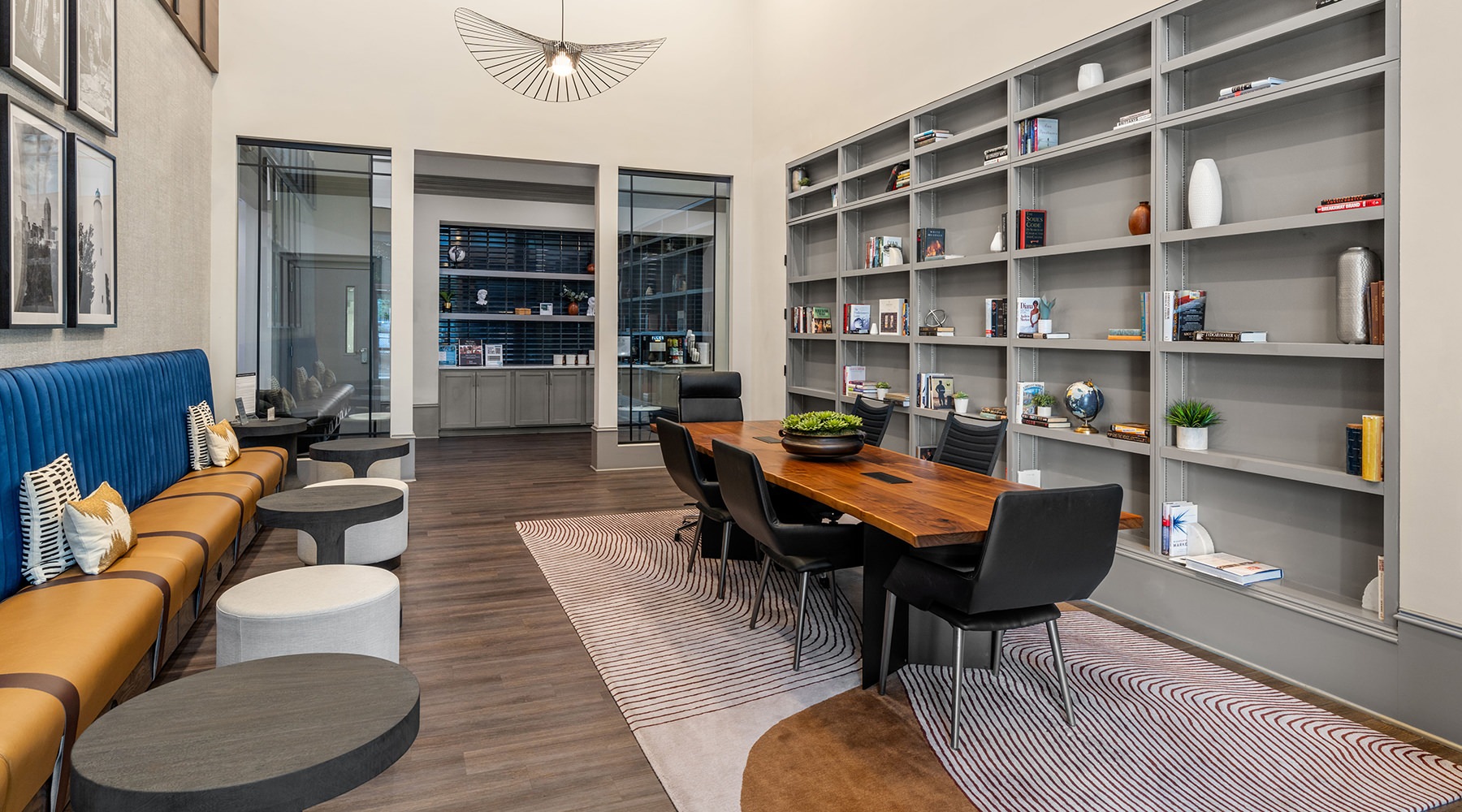 Sky-High Design in the Heart of Downtown Sky-High Design in the Heart of Downtown